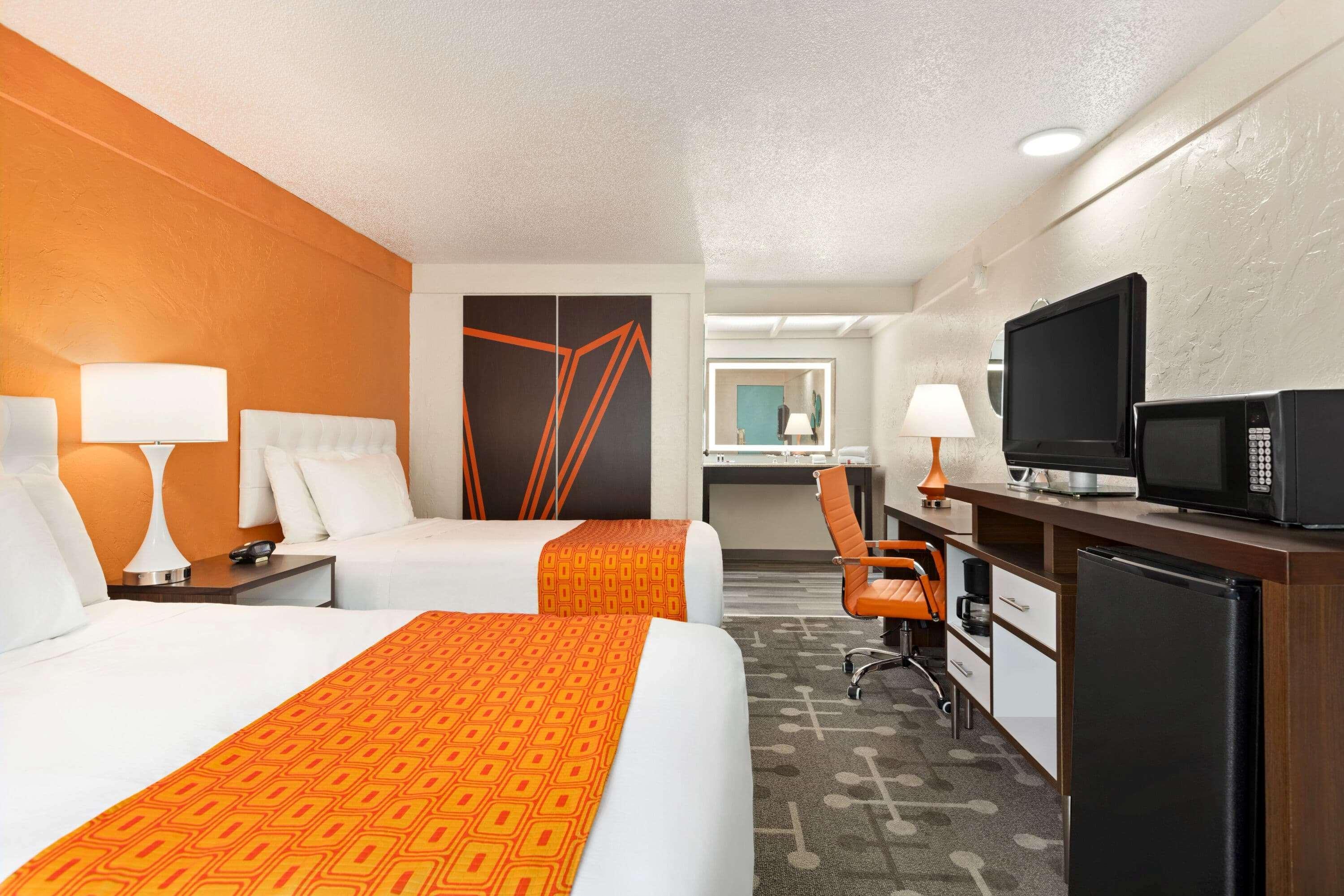 Dover Inn And Suites 外观 照片